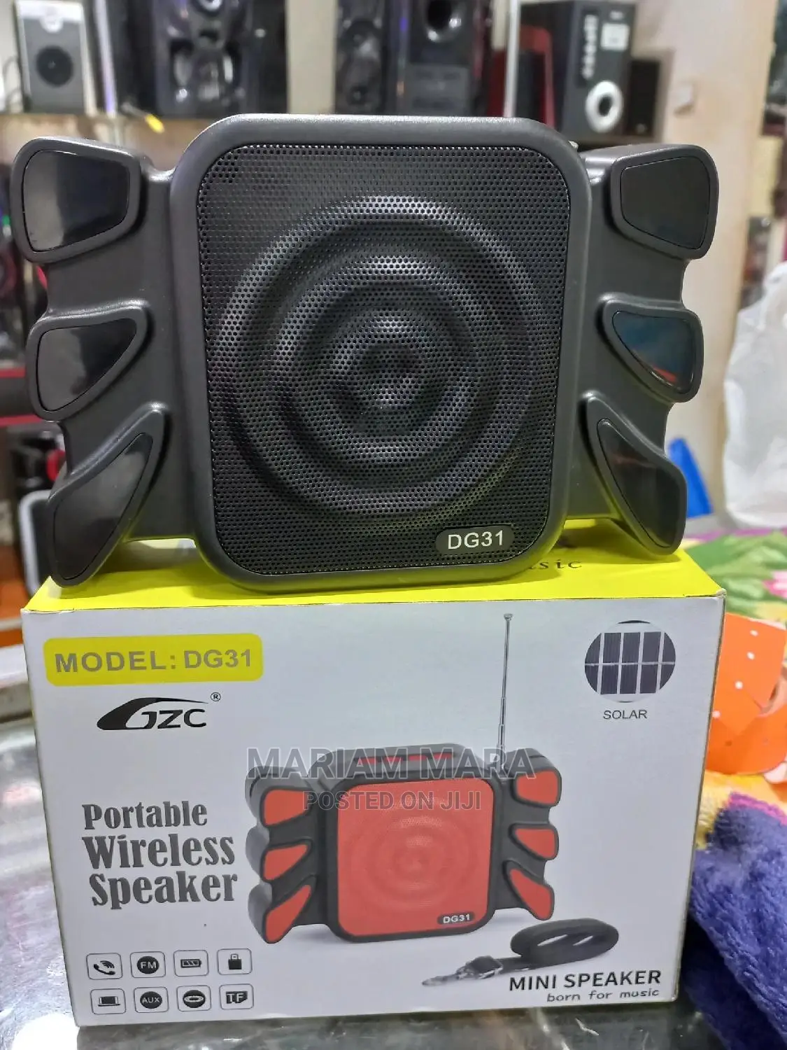 Speaker/Robot