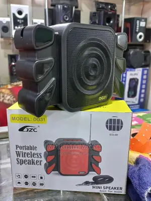 Speaker/Robot