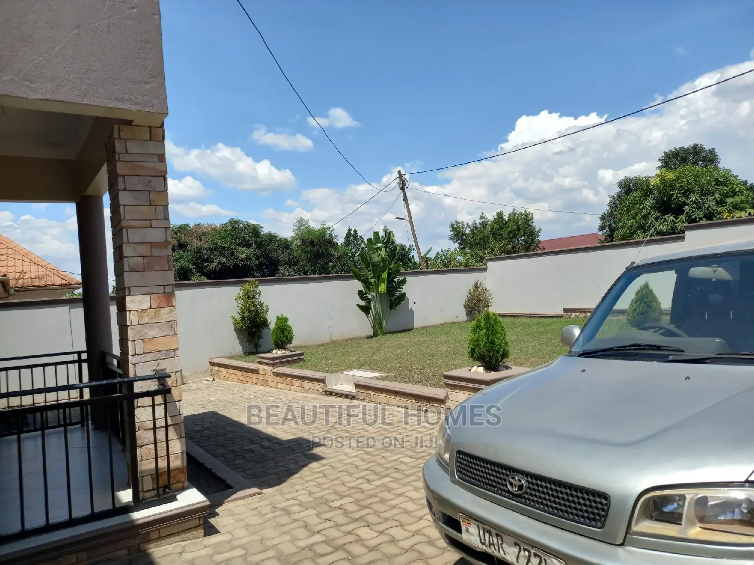 Furnished 4bdrm House in Kira for sale