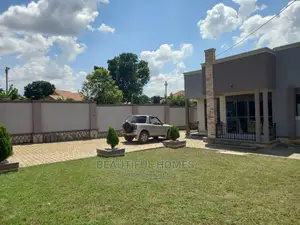 Furnished 4bdrm House in Kira for sale