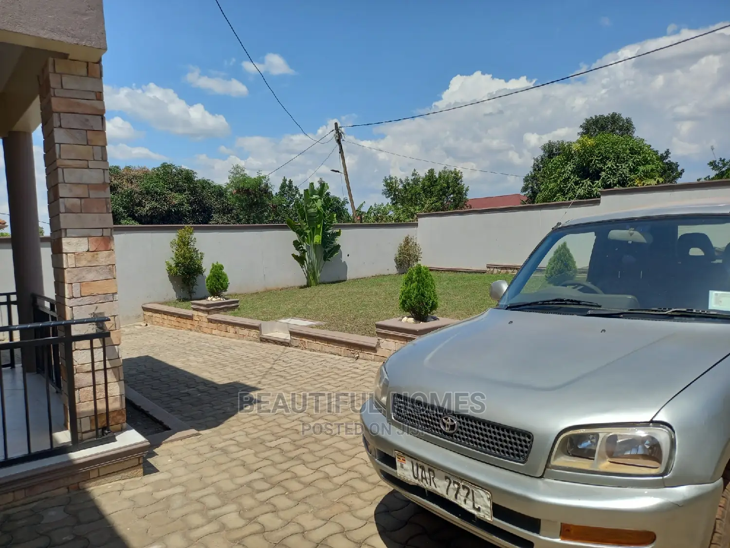 Furnished 4bdrm House in Kira for sale