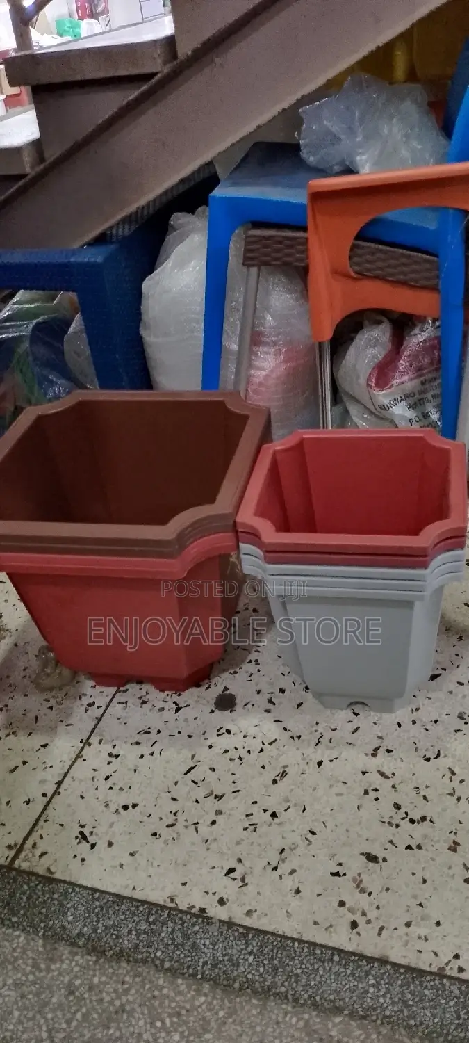 Plastic Flower Pots
