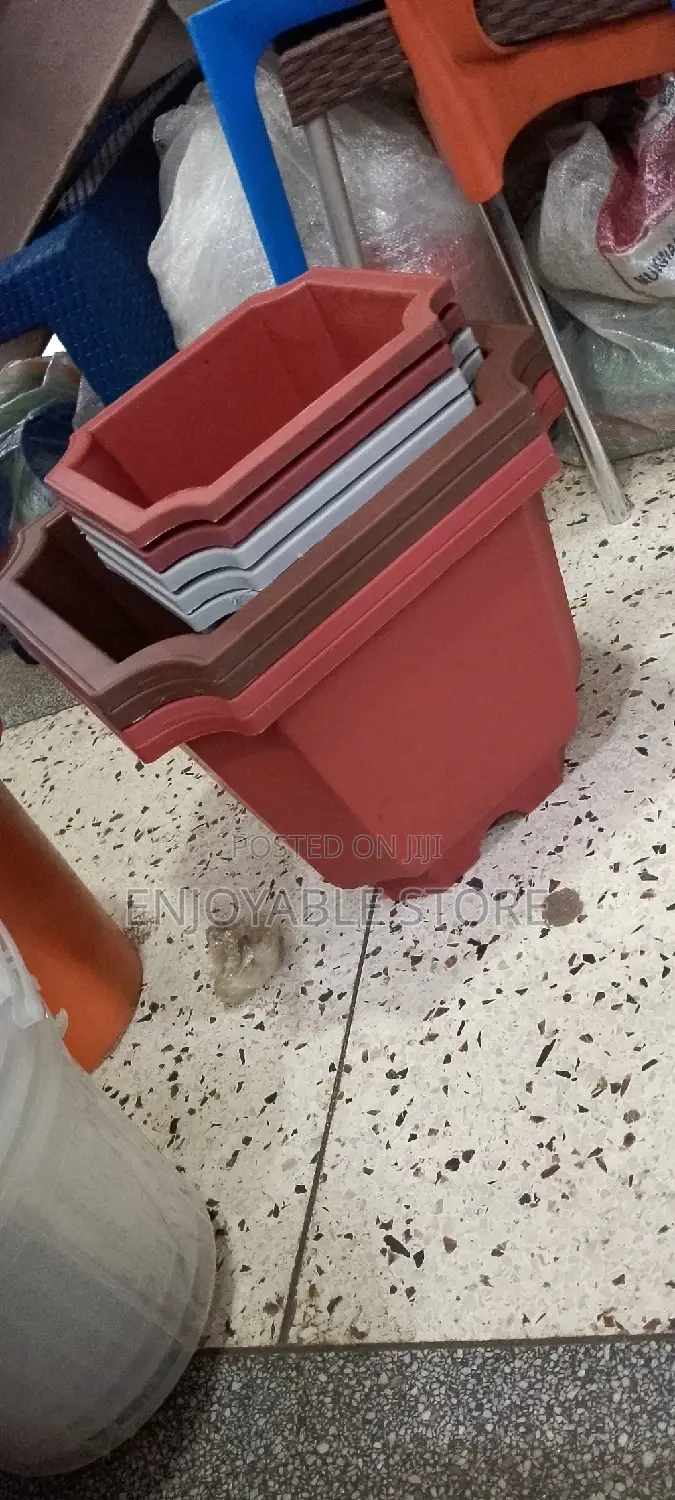 Plastic Flower Pots