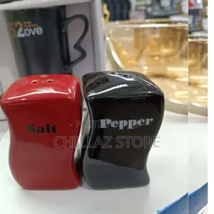 1pc Salt and Pepper Shaker.