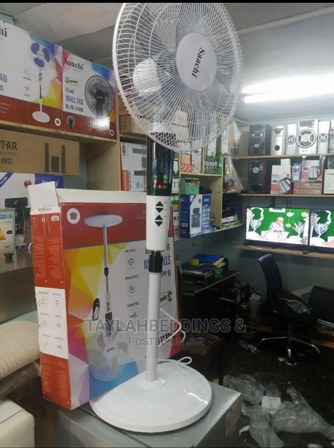 White 16" Digital Saachi Pedestal Fan With Remote Control