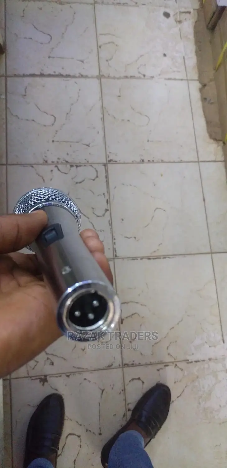 Free Power High Quality Wired Microphone