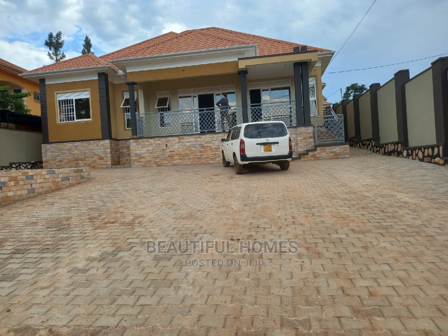 Furnished 4bdrm House in Kira for sale