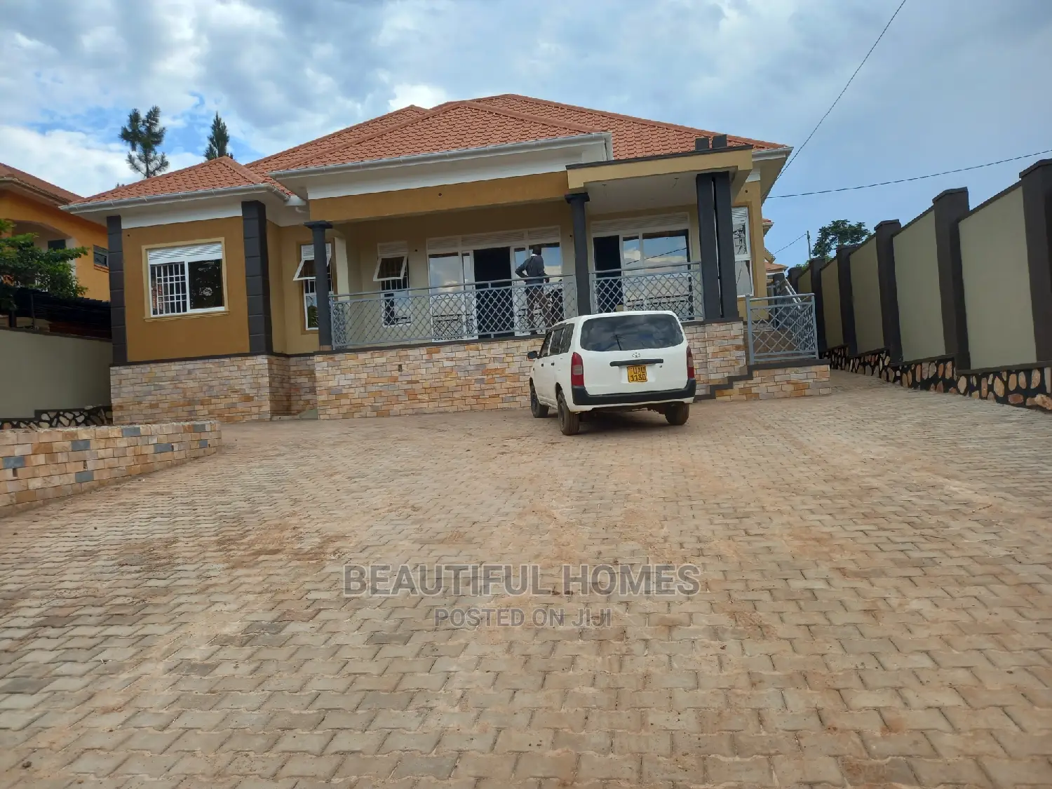 Furnished 4bdrm House in Kira for sale