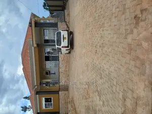 Furnished 4bdrm Maisonette in Kira for sale