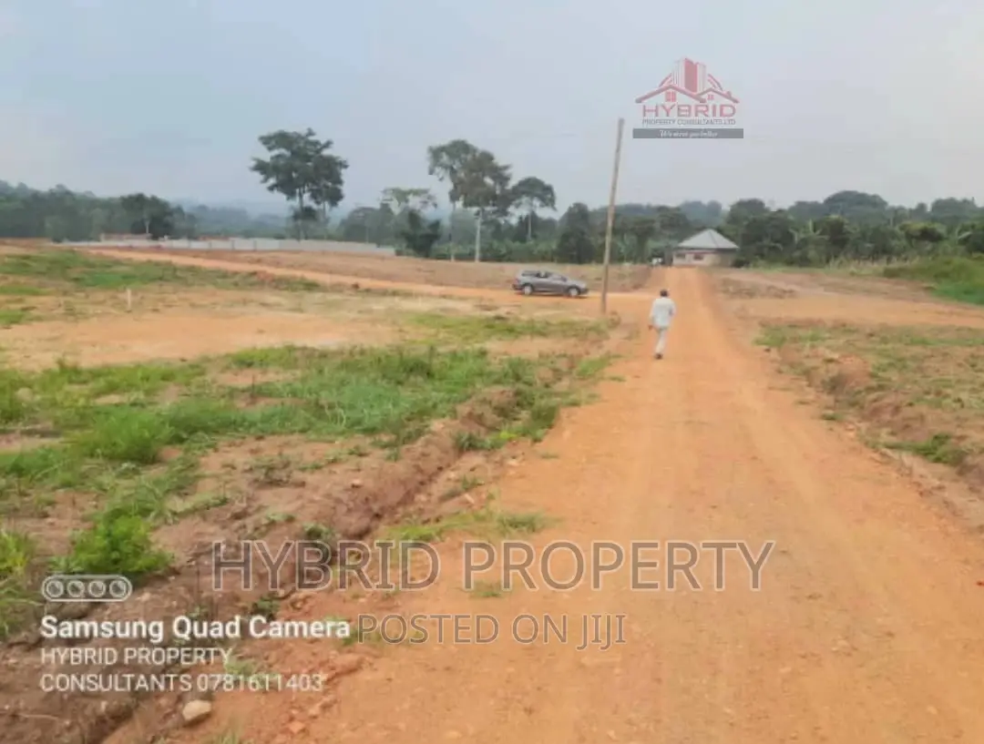 Plots for Sale at Kakiri~Kikandwa Highway Executive Estate.