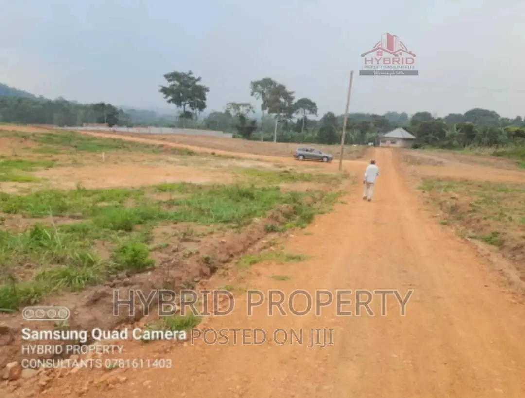 Plots for Sale at Kakiri~Kikandwa Highway Executive Estate.
