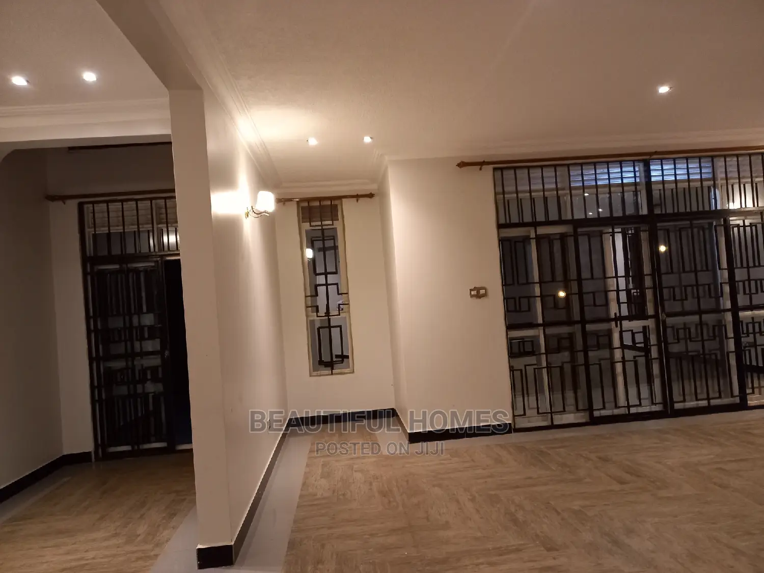 Furnished 7bdrm Duplex in Kira for sale