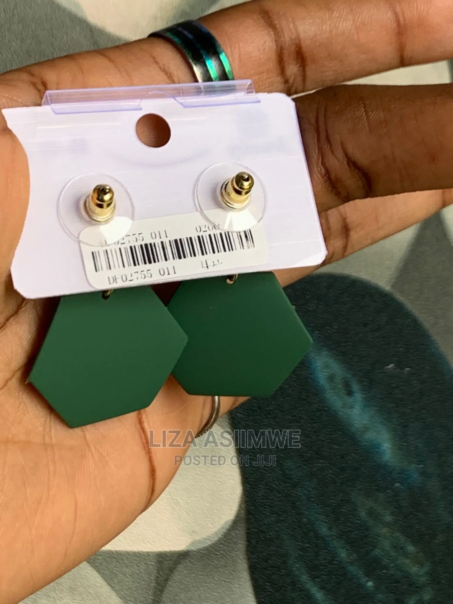 Simple Lady’S Earpins Available