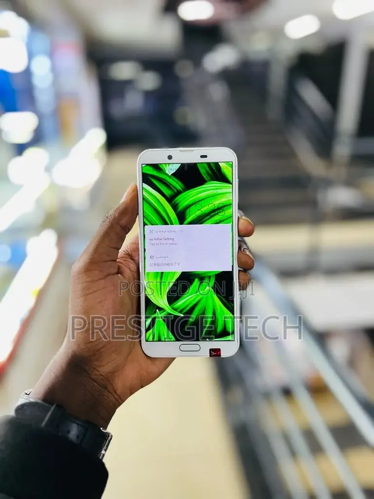 Sharp Aquos Sense 2 SHV43 32 GB White