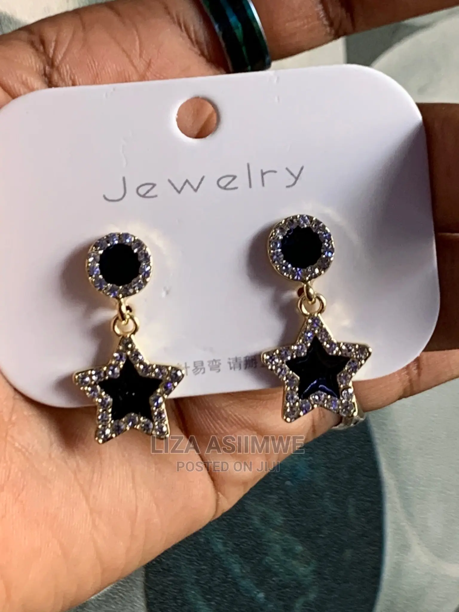 Simple and Elegant Lady’S Earpins Available