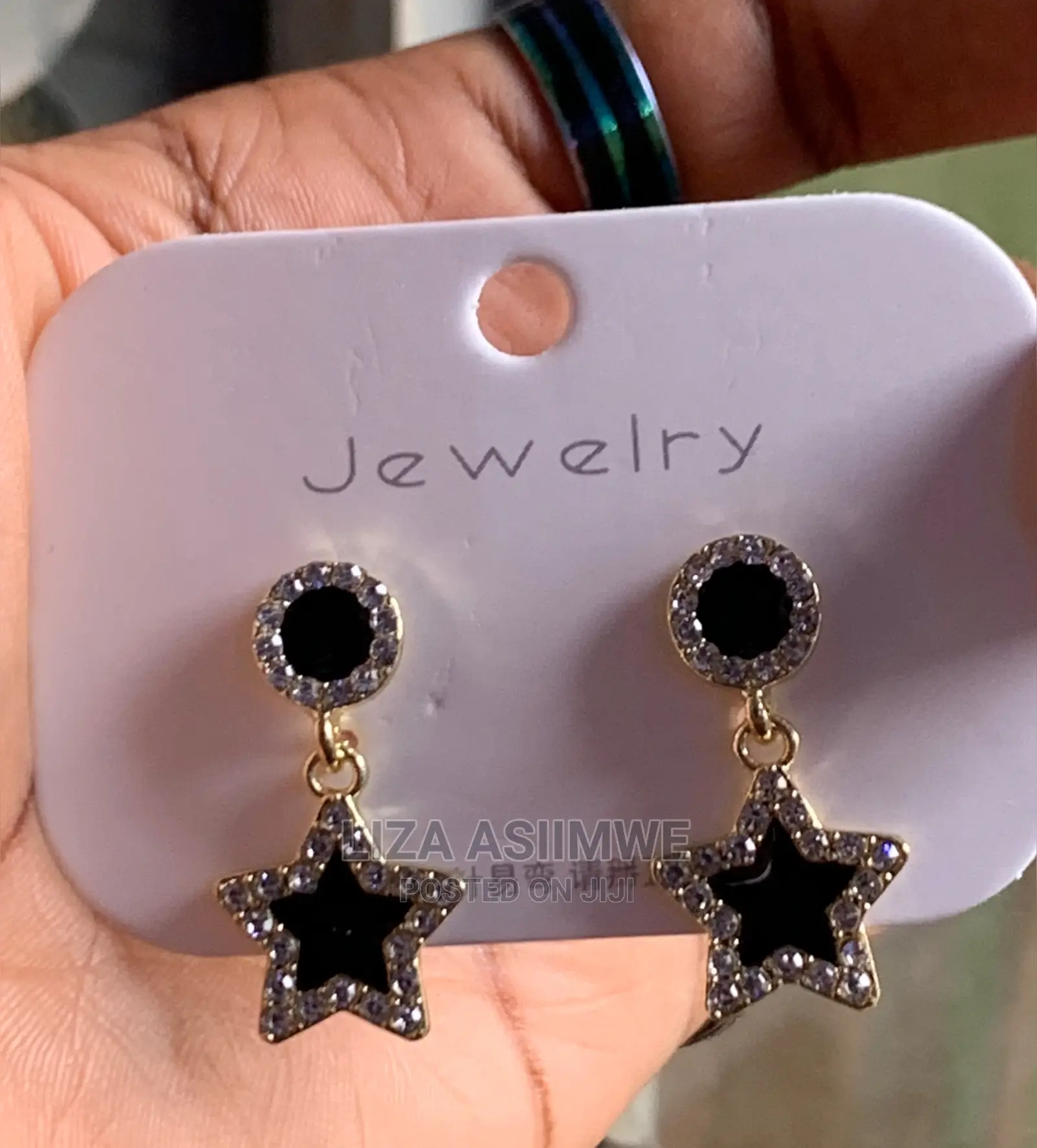 Simple and Elegant Lady’S Earpins Available