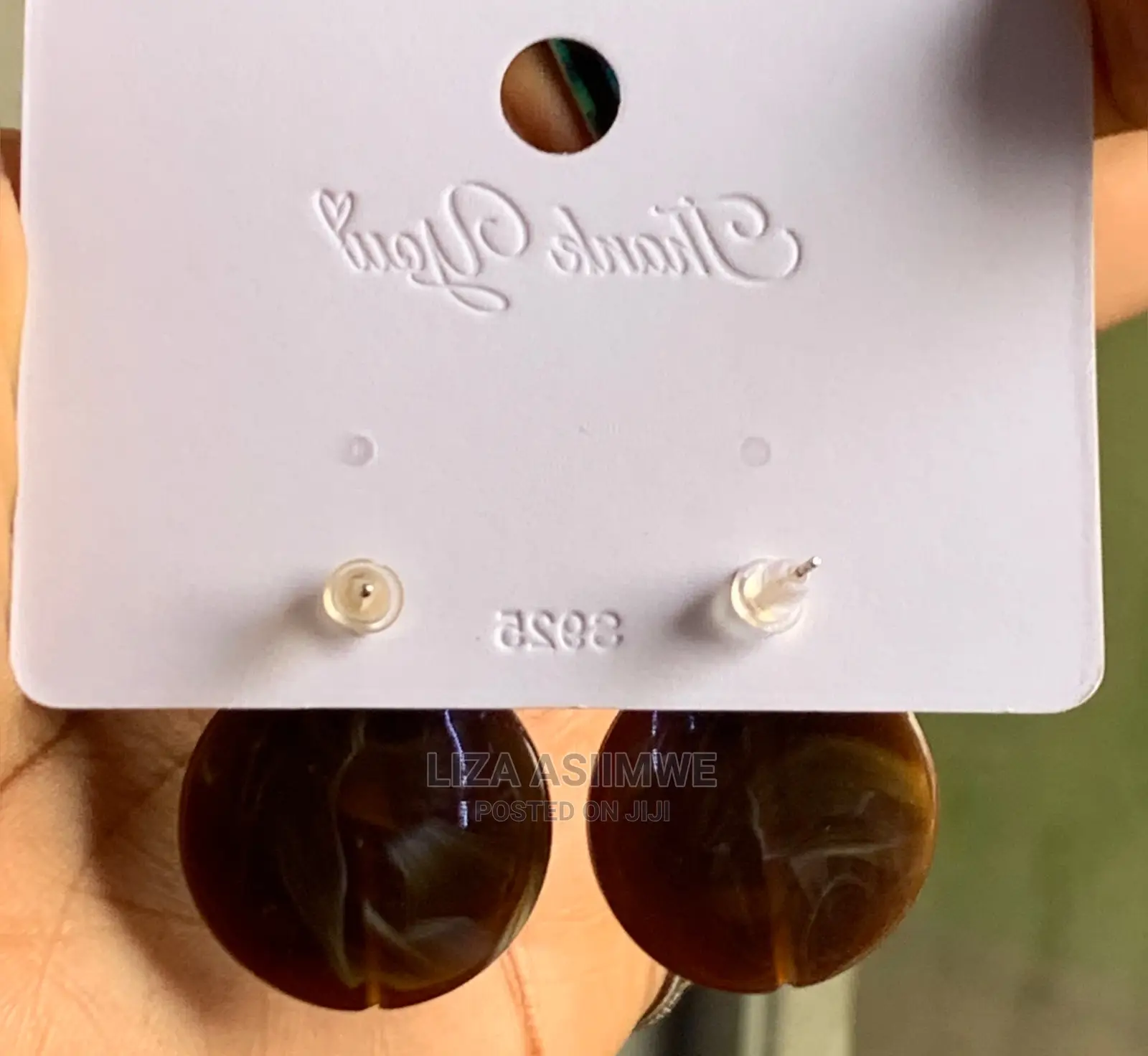 Simple and Classy Lady’S Ear Pins Available