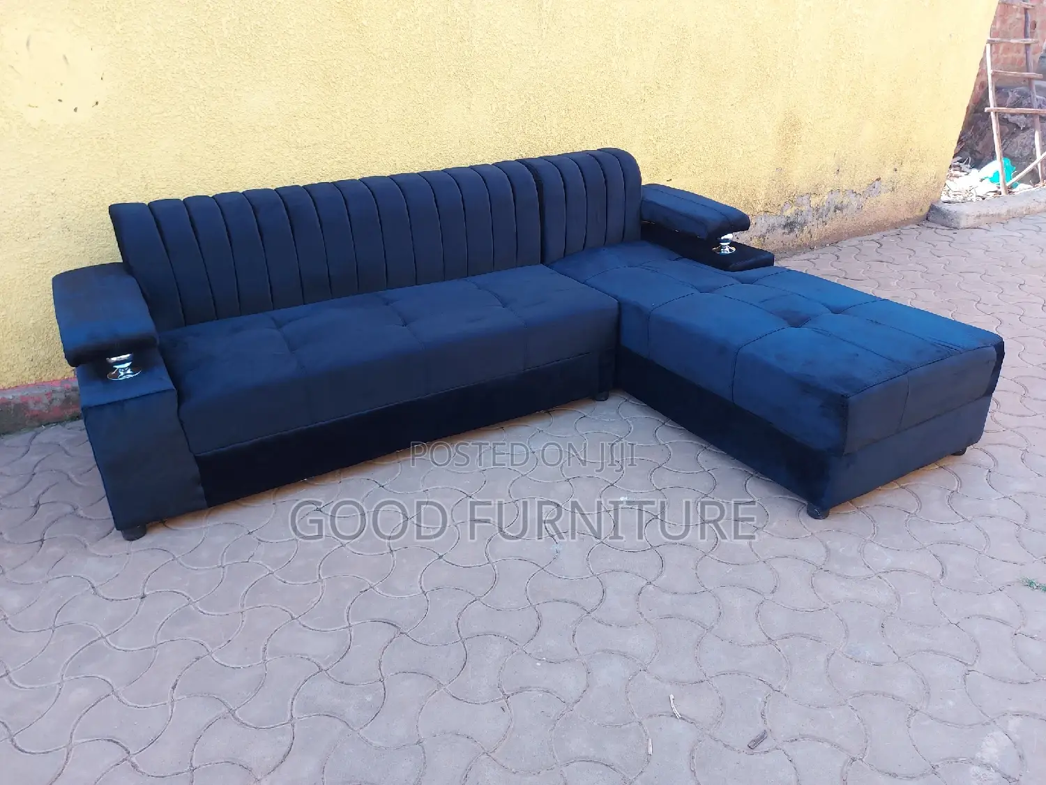 Amazing and Spacious L-Sofa Set