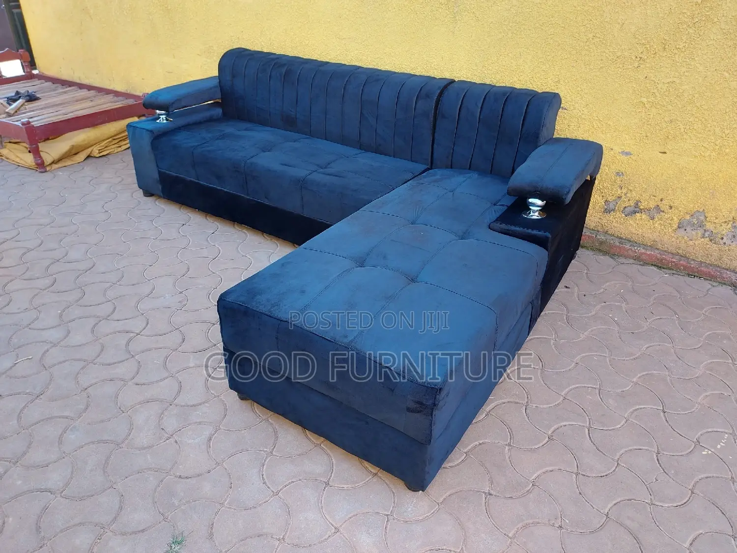 Amazing and Spacious L-Sofa Set