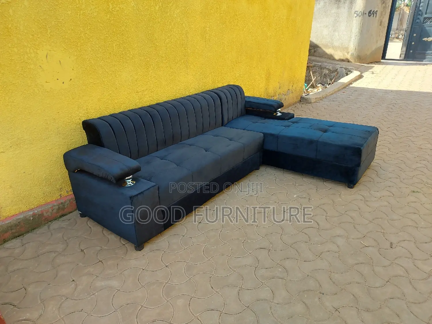 Amazing and Spacious L-Sofa Set