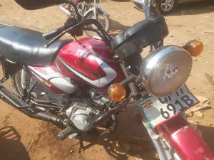 TVS HLX 125 2022 Red
