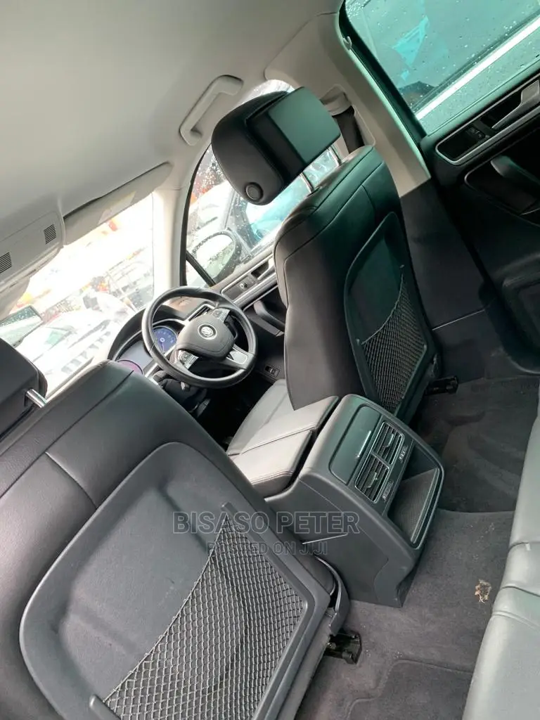 Volkswagen Touareg VR6 Sport 2012 Blue