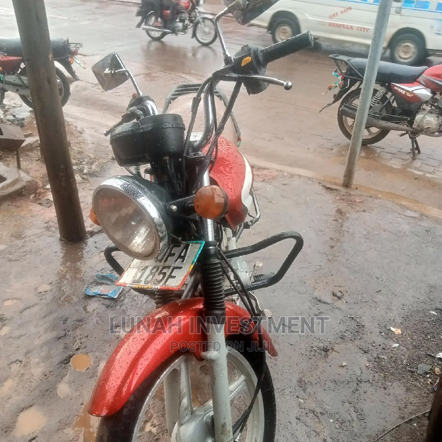 TVS HLX 125 2021 Red