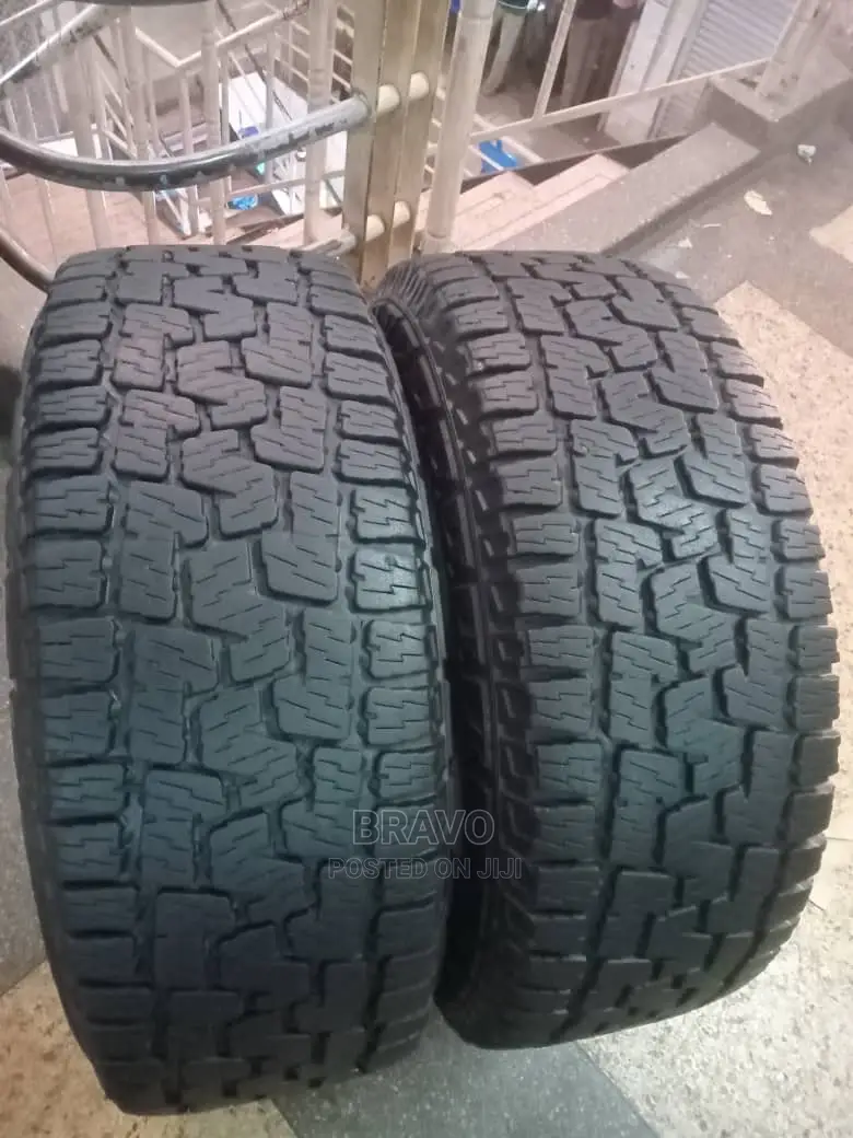 265/65r17 PIRELLI Used in Good Condition.