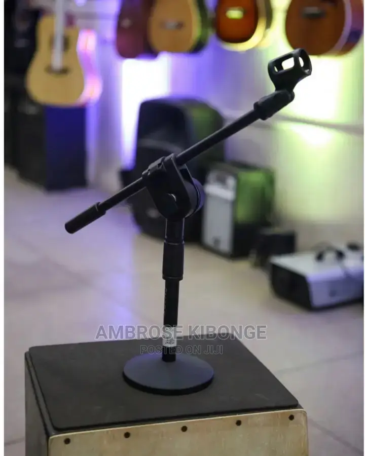 Portable Adjustable Metallic Bottom Desk Microphone Stand.