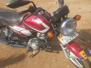 TVS HLX 125 2022 Red