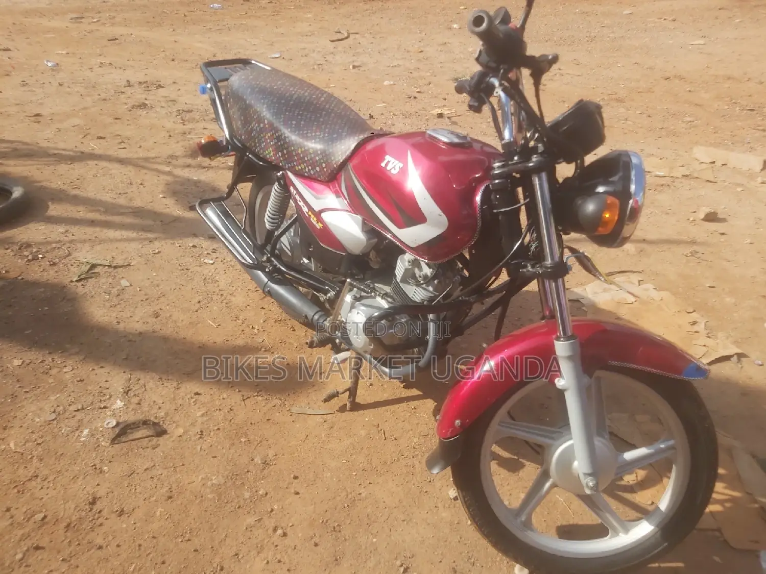 TVS HLX 125 2022 Red