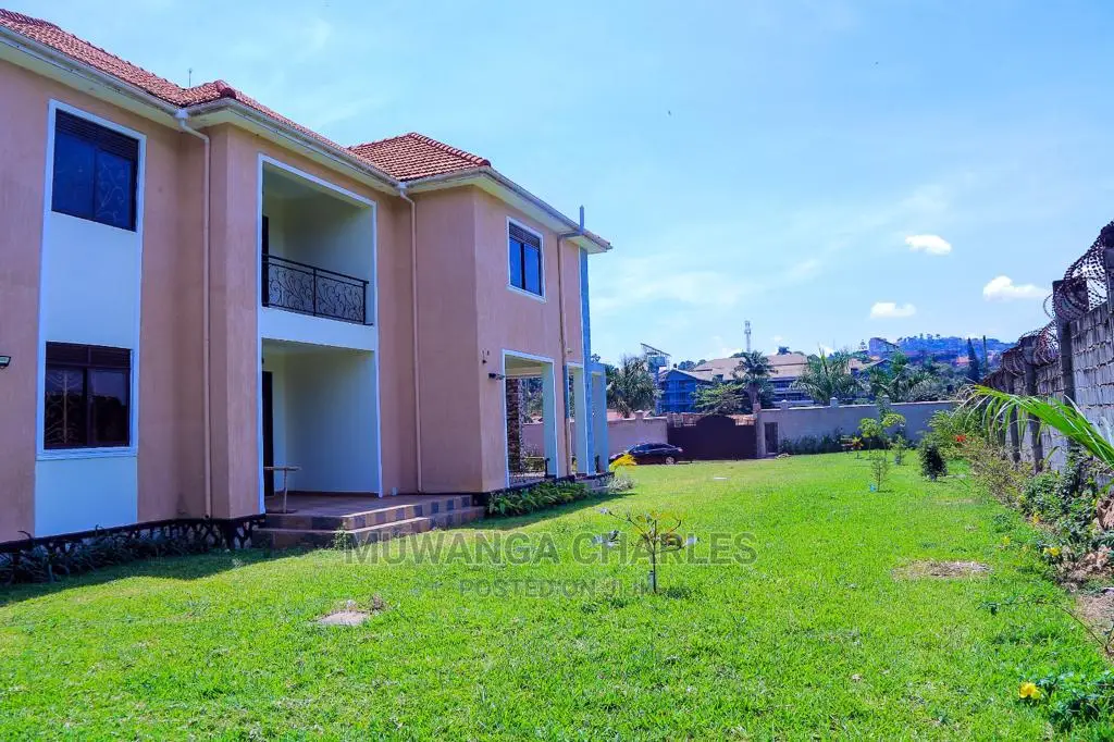 6bdrm Duplex in Fs Properties Ltd, Central Division for sale