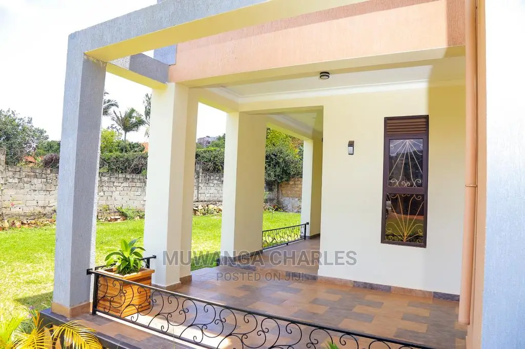 6bdrm Duplex in Fs Properties Ltd, Central Division for sale