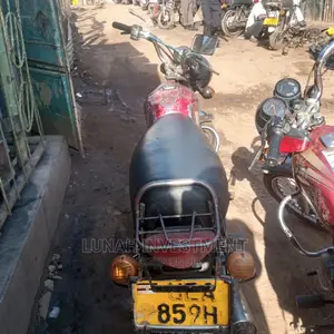 Bajaj Boxer 100 2020 Red