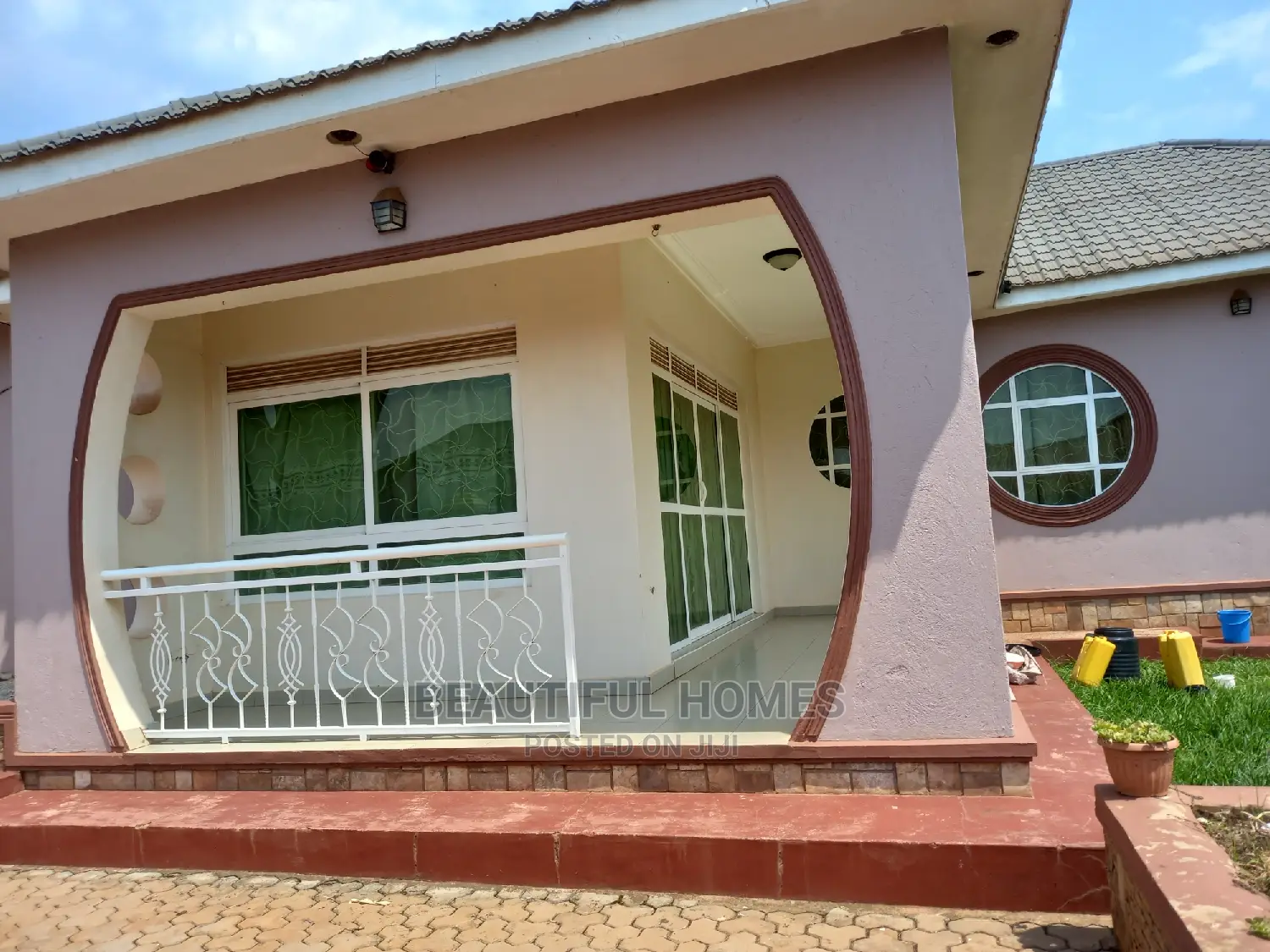 Furnished 4bdrm House in Kira for sale