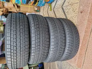 Photo - Harrier Vanguard and Others Cars Used Tyre