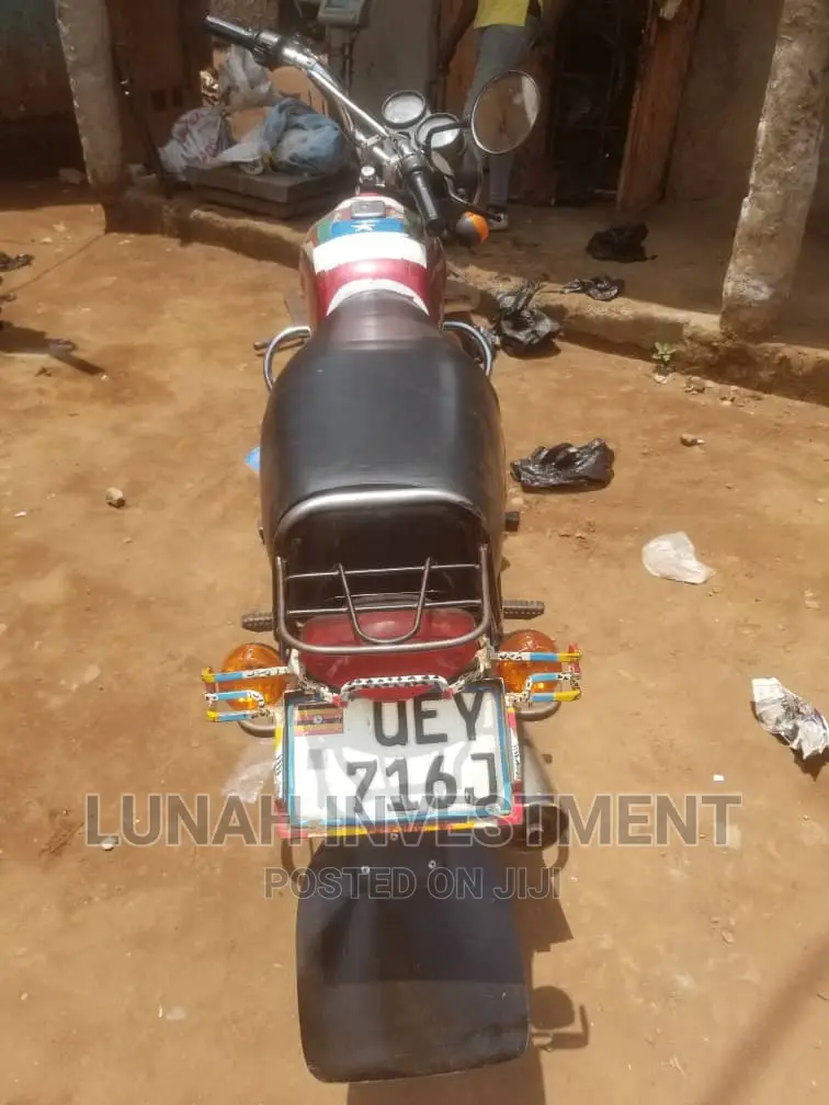 Bajaj Boxer 2022 Red