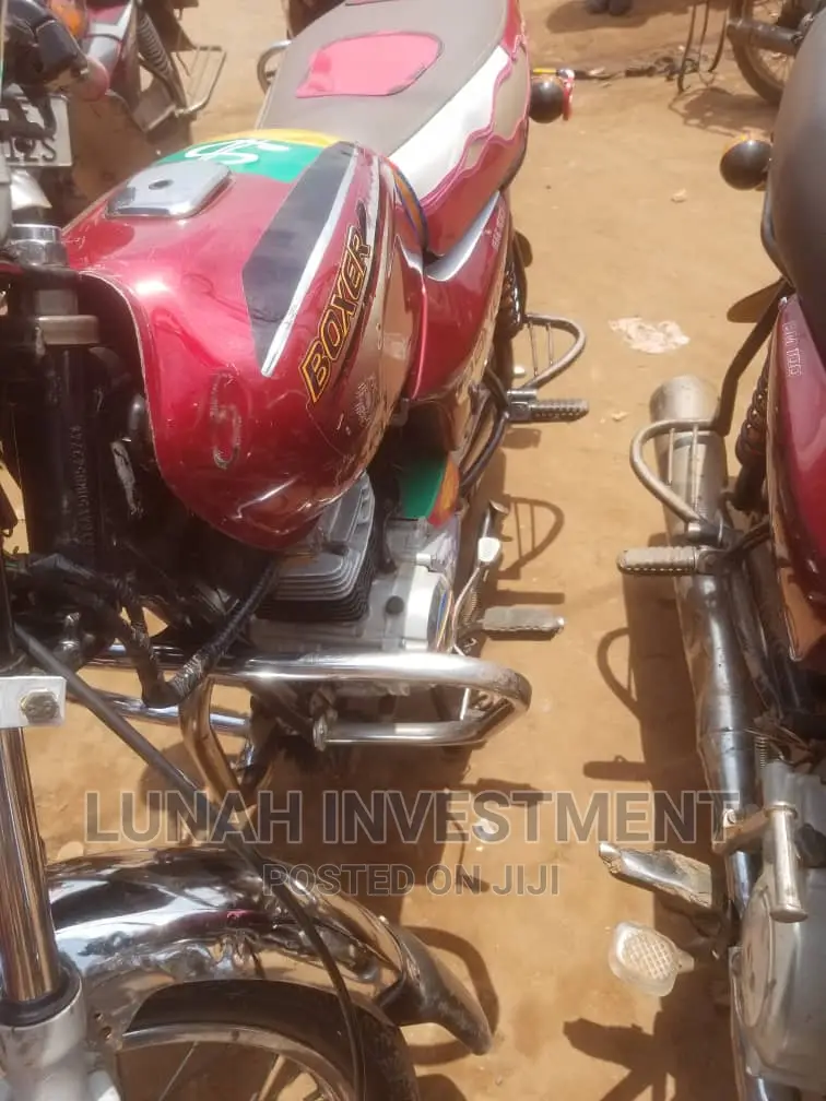 Bajaj Boxer 2022 Red