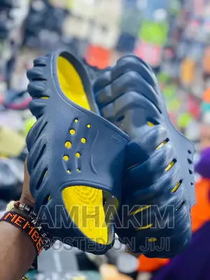 New Classic Men Crocs in Stock
