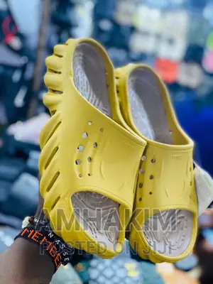 New Classic Men Crocs in Stock