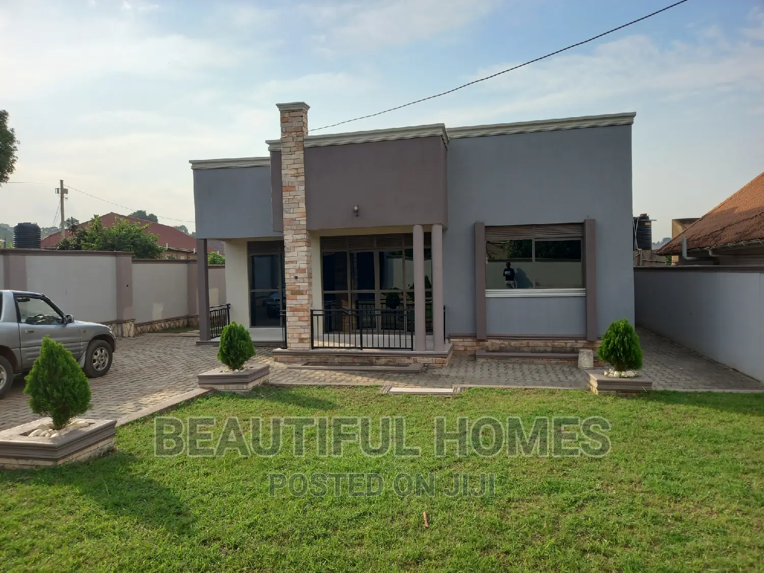 Furnished 4bdrm Bungalow in Kira for sale