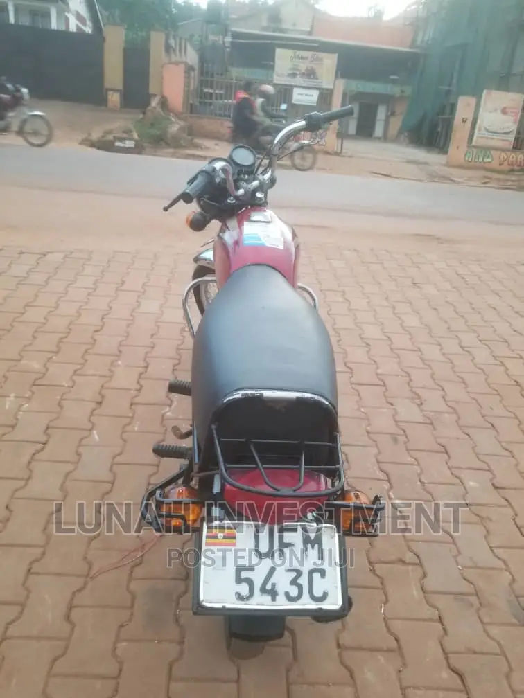Bajaj Boxer 100 2023 Red