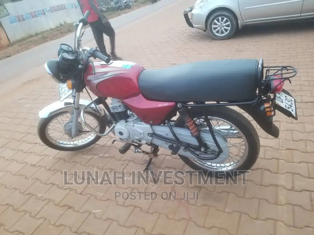 Bajaj Boxer 100 2023 Red
