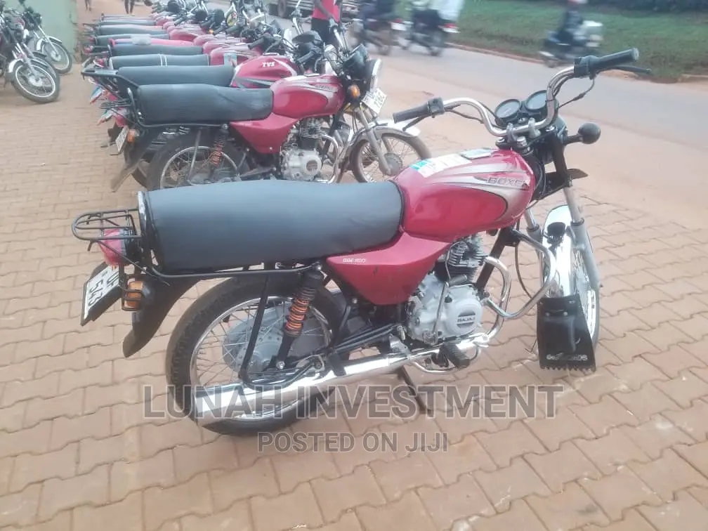 Bajaj Boxer 100 2023 Red