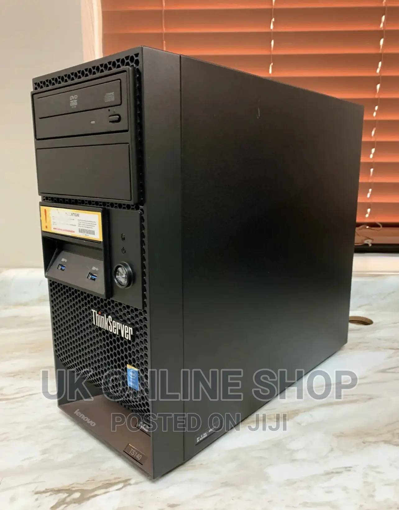 Server Lenovo ThinkSystem ST550 4GB Intel Xeon HDD 500GB