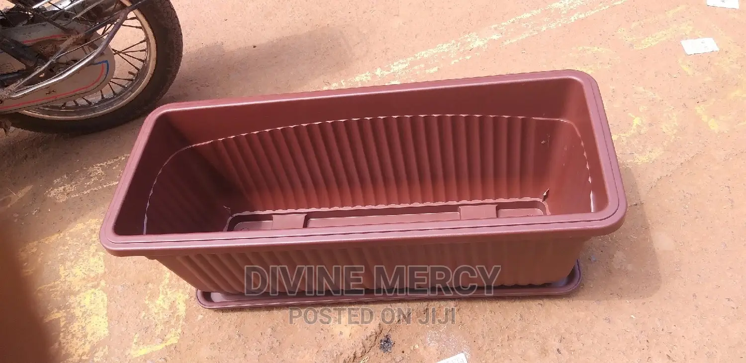 Heavy Duty Flower Pot With Seater