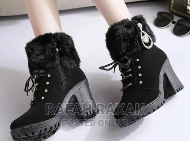 Ladies Black Classic Fashion Boots