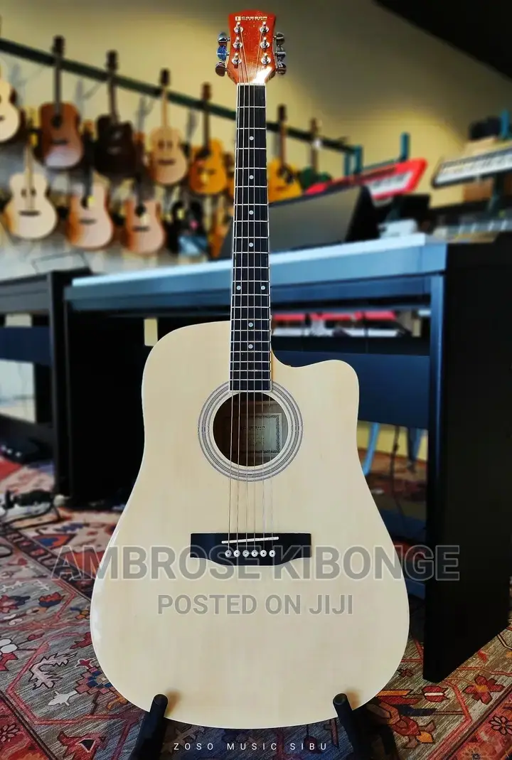 Genuine Quality YAMAHA Full Size Amplified Acoustic Guitar