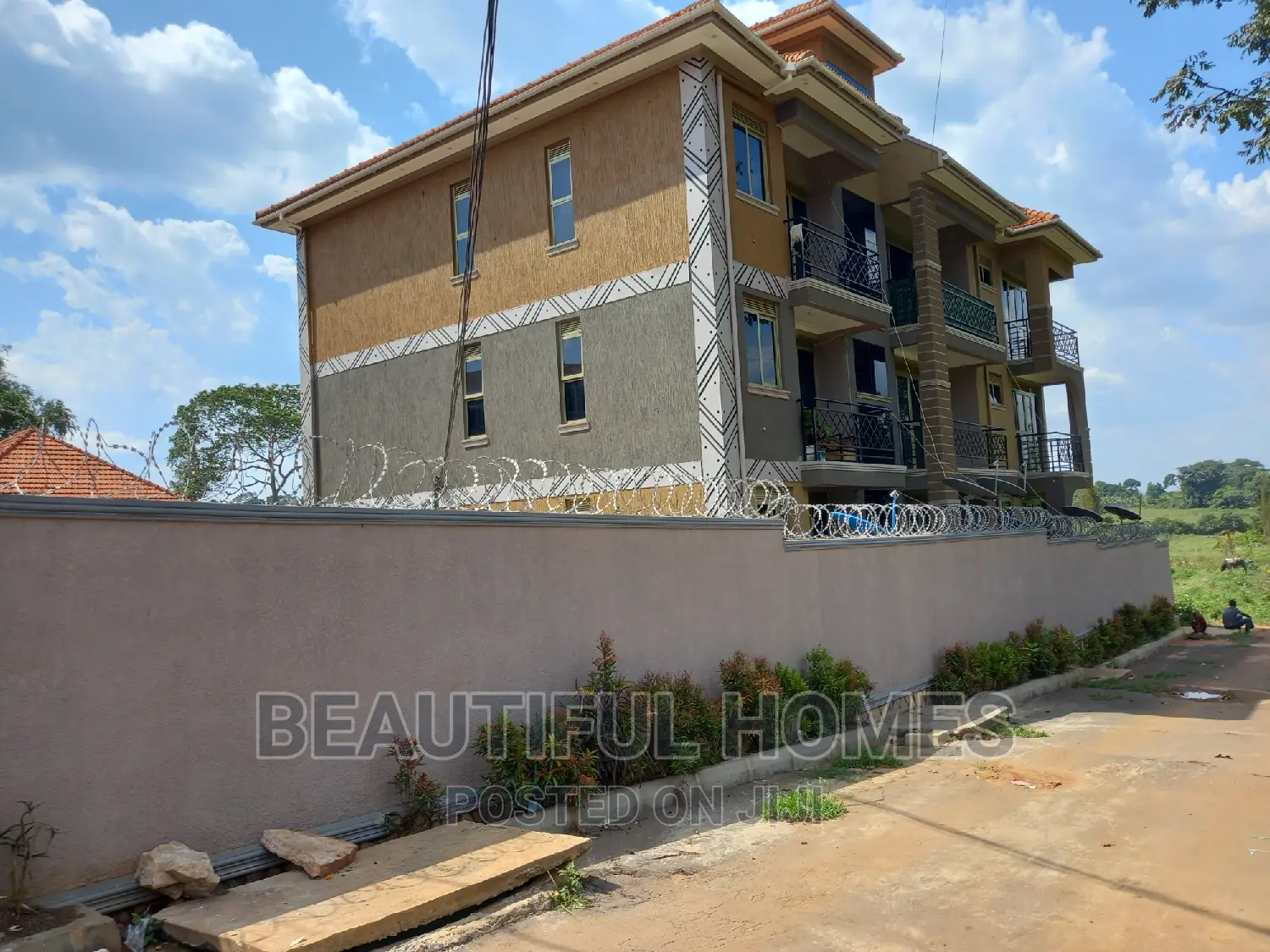 Furnished 2bdrm Apartment in Kyaliwajjara, Central Division for sale