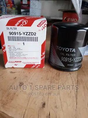 Photo - Genuine Oil Filter, Harrier 1MZ, Hilux, Prado